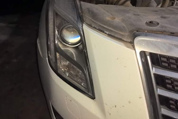 Used Cadillac XTS 2014 28T Comfort Version Right Front Headlight