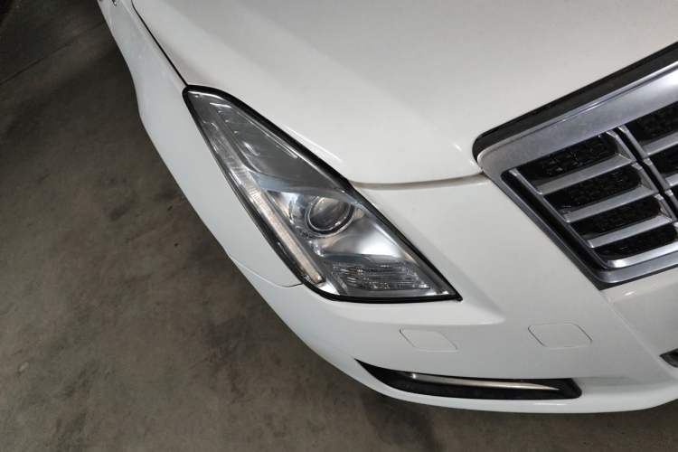 Used Cadillac XTS 2014 28T Comfort Version Right Front Headlight