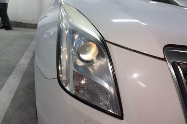 Used Cadillac XTS 2014 28T Luxury Model Right Front Headlight
