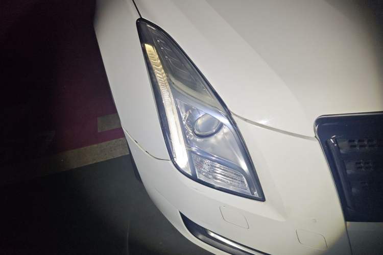 Used Cadillac XTS 2014 28T Comfort Version Right Front Headlight