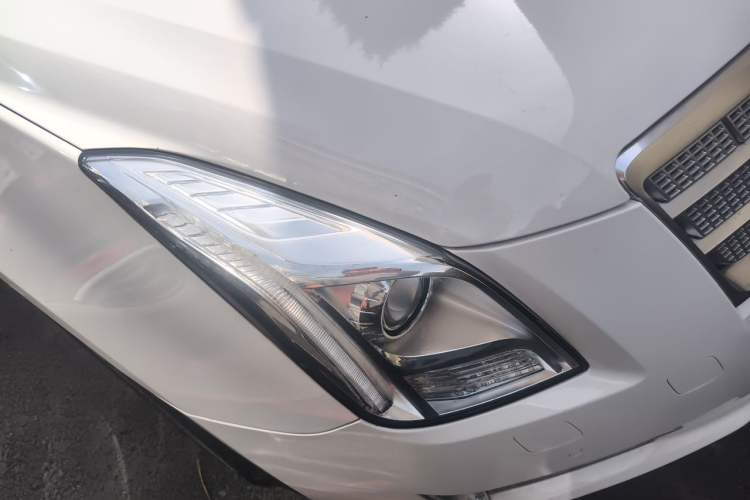 Used Cadillac XTS 2014 28T Platinum Edition Right Front Headlight