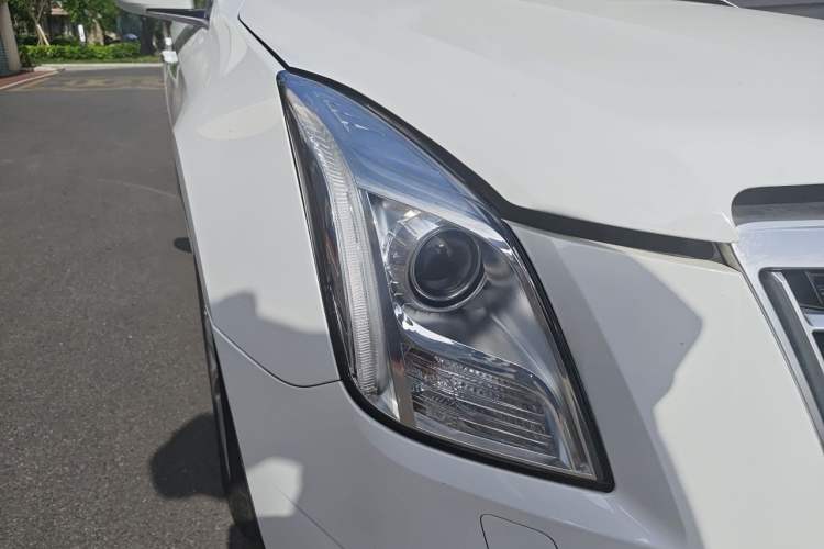 Used Cadillac XTS 2014 28T Elite Edition Right Front Headlight