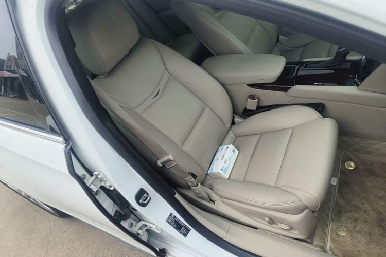 Used Cadillac XTS 2014 28T Comfort Version Right Front Seat