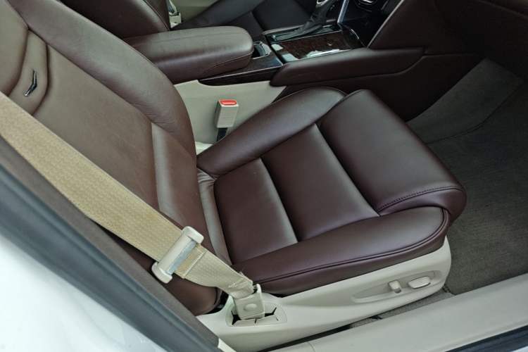 Used Cadillac XTS 2014 28T Comfort Version Right Front Seat