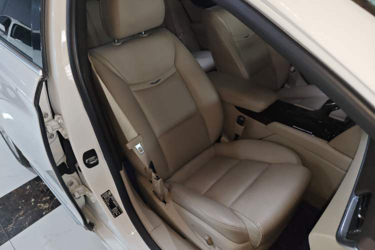 Used Cadillac XTS 2014 28T Comfort Version Right Front Seat