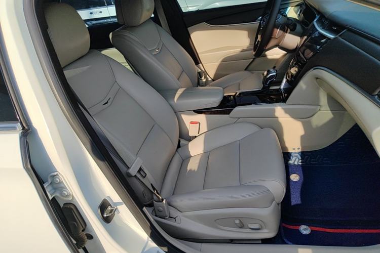 Used Cadillac XTS 2014 28T Comfort Version Right Front Seat