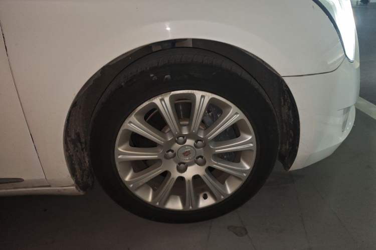 Used Cadillac XTS 2014 28T Elite Edition Right Front Wheel Hub