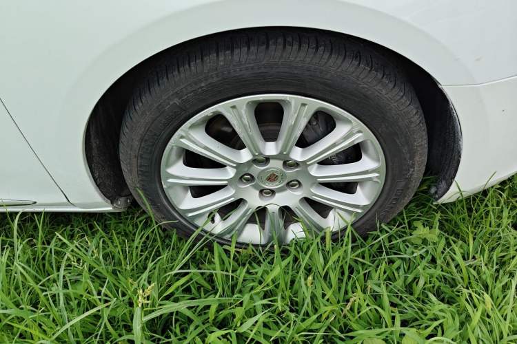 Used Cadillac XTS 2014 28T Comfort Version Right Front Wheel Hub