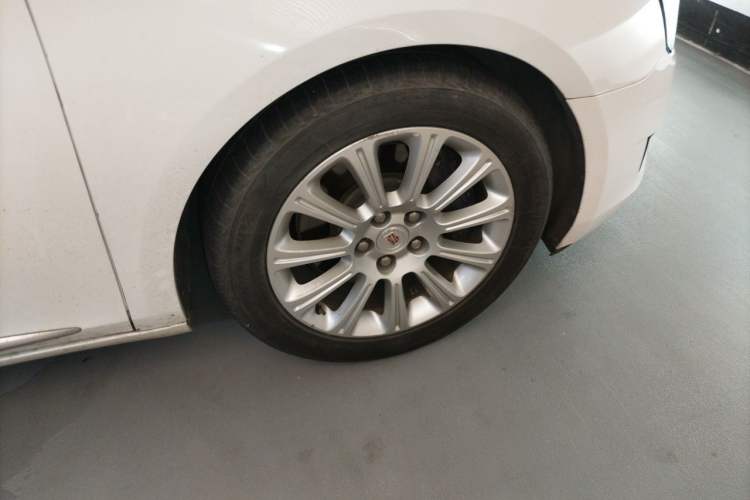 Used Cadillac XTS 2014 28T Comfort Version Right Front Wheel Hub