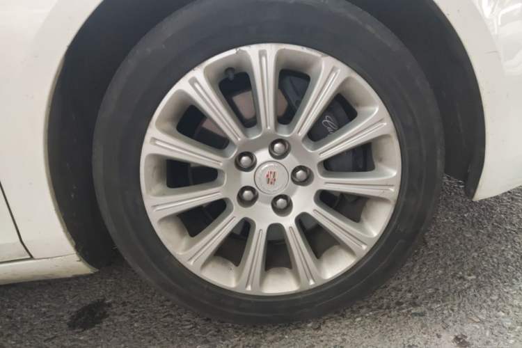 Used Cadillac XTS 2014 28T Luxury Model Right Front Wheel Hub