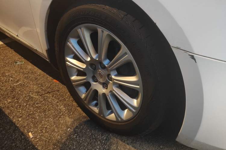 Used Cadillac XTS 2014 28T Comfort Version Right Front Wheel Hub