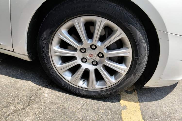 Used Cadillac XTS 2014 28T Elite Edition Right Front Wheel Hub