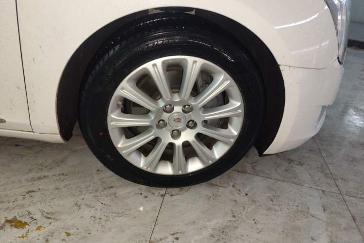 Used Cadillac XTS 2014 28T Luxury Model Right Front Wheel Hub