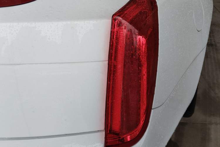 Used Cadillac XTS 2014 28T Comfort Version Right Rear Taillight