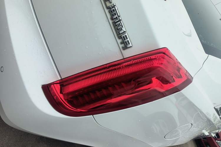Used Cadillac XTS 2014 28T Comfort Version Right Rear Taillight