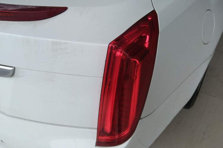 Used Cadillac XTS 2014 28T Comfort Version Right Rear Taillight