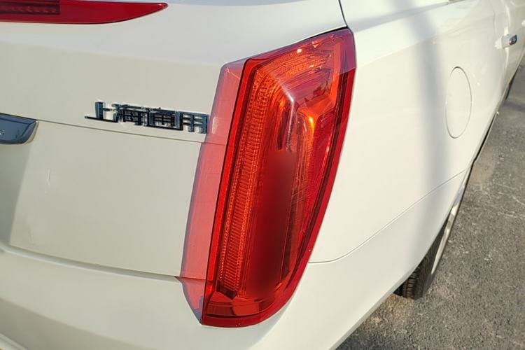 Used Cadillac XTS 2014 28T Comfort Version Right Rear Taillight