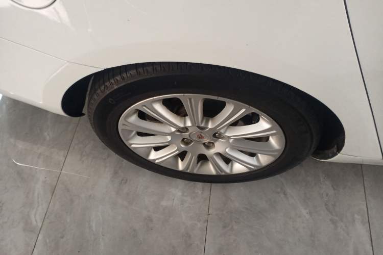 Used Cadillac XTS 2014 28T Comfort Version Right Rear Wheel Hub