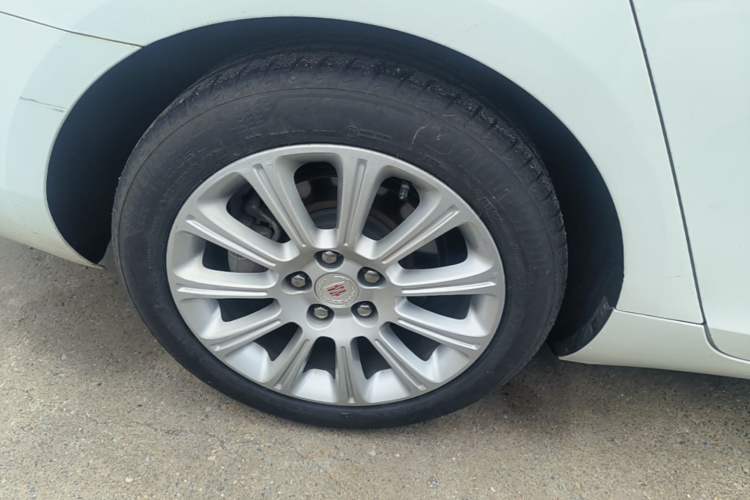 Used Cadillac XTS 2014 28T Comfort Version Right Rear Wheel Hub