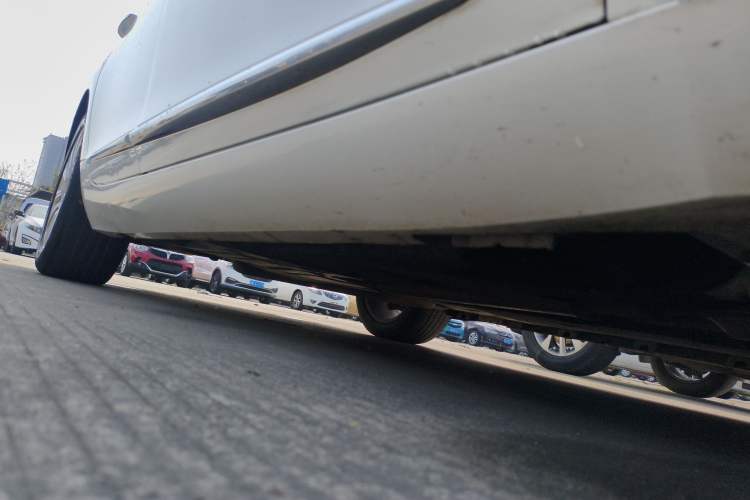 Used Cadillac XTS 2014 28T Luxury Model Right Side Sill