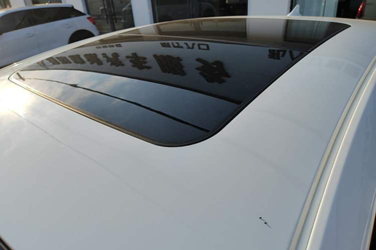 Used Cadillac XTS 2014 28T Comfort Version Roof