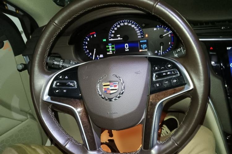 Used Cadillac XTS 2014 28T Comfort Version Steering Wheel