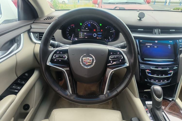 Used Cadillac XTS 2014 28T Comfort Version Steering Wheel