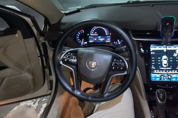 Used Cadillac XTS 2014 28T Comfort Version Steering Wheel