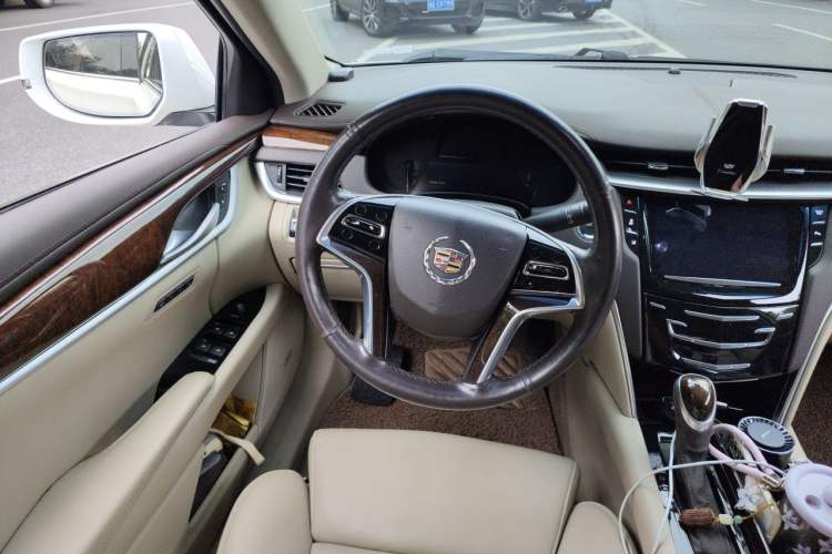 Used Cadillac XTS 2014 28T Luxury Model Steering Wheel