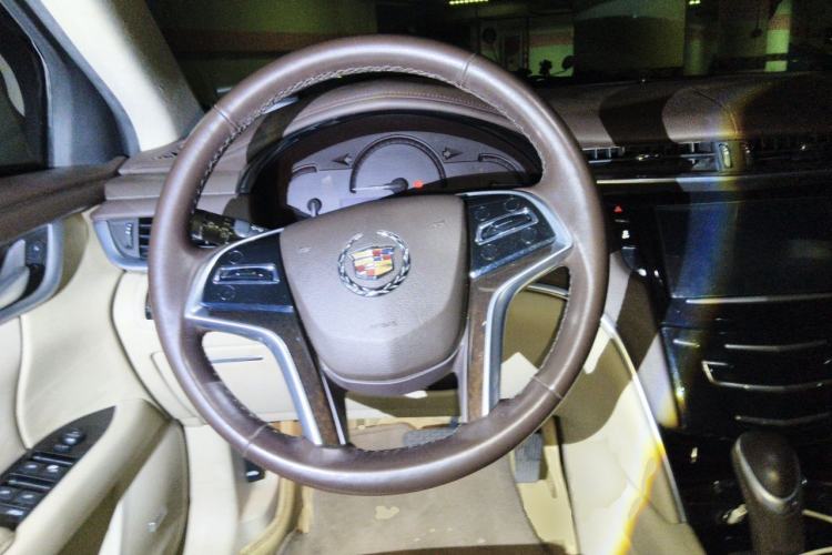 Used Cadillac XTS 2014 28T Comfort Version Steering Wheel