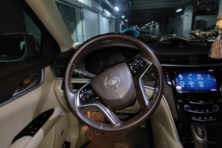 Used Cadillac XTS 2014 28T Comfort Version Steering Wheel