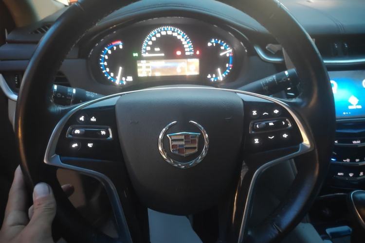 Used Cadillac XTS 2014 28T Comfort Version Steering Wheel