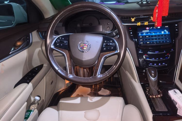 Used Cadillac XTS 2014 28T Comfort Version Steering Wheel