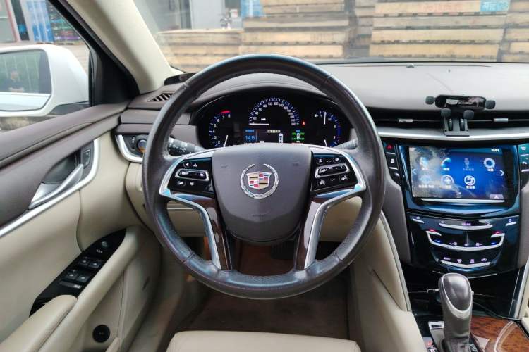 Used Cadillac XTS 2014 28T Comfort Version Steering Wheel