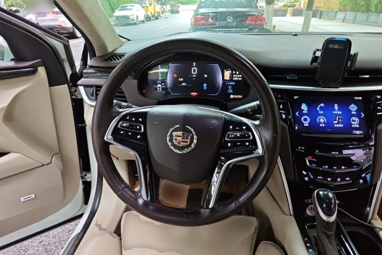 Used Cadillac XTS 2014 28T Platinum Edition Steering Wheel