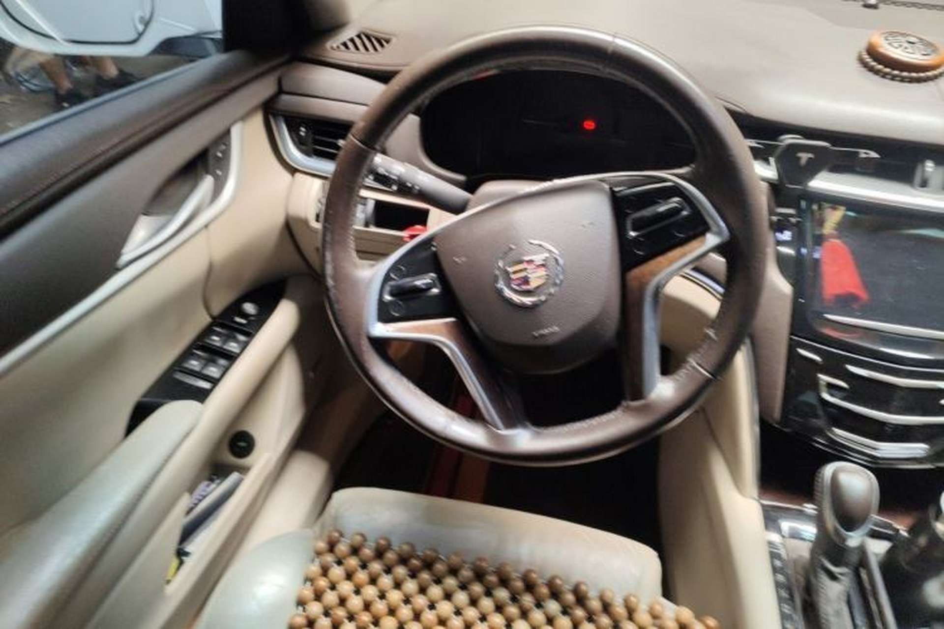Used Cadillac XTS 2014 28T Comfort Version Steering Wheel