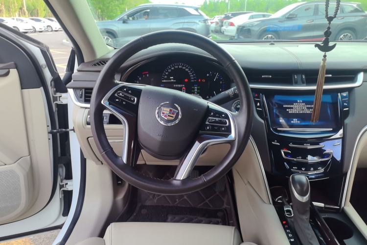Used Cadillac XTS 2014 28T Comfort Version Steering Wheel