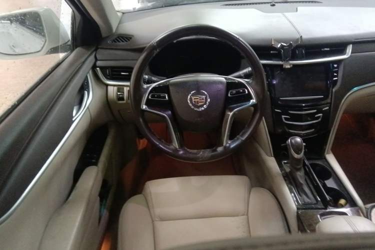 Used Cadillac XTS 2014 28T Comfort Version Steering Wheel