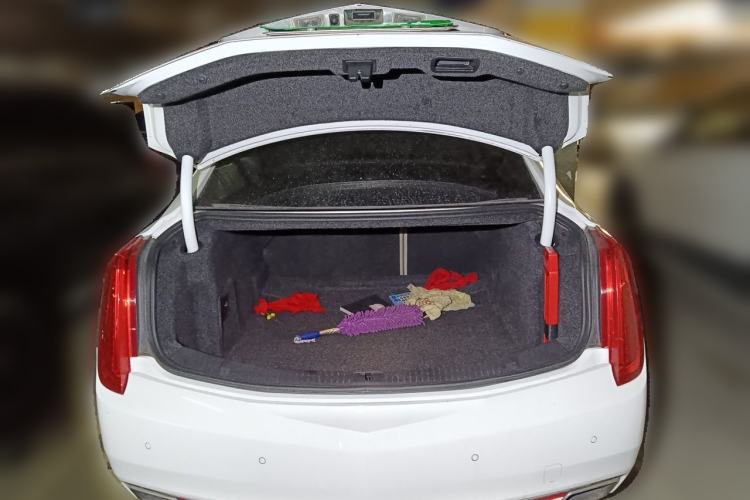 Used Cadillac XTS 2014 28T Comfort Version Trunk