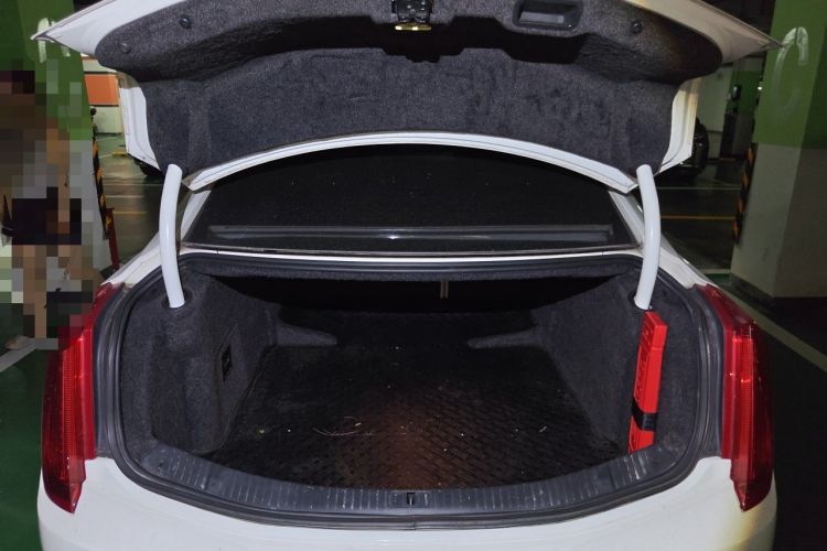 Used Cadillac XTS 2014 28T Luxury Model Trunk