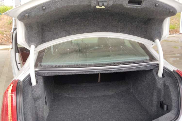 Used Cadillac XTS 2014 28T Comfort Version Trunk