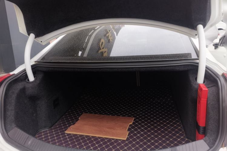 Used Cadillac XTS 2014 28T Comfort Version Trunk