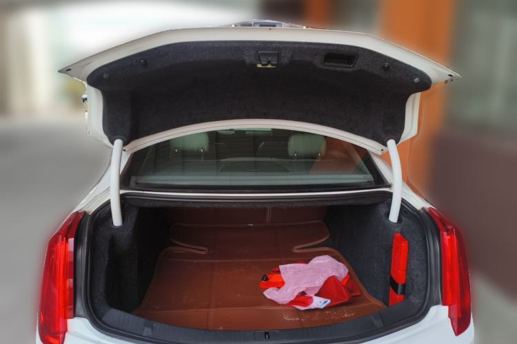 Used Cadillac XTS 2014 28T Comfort Version Trunk