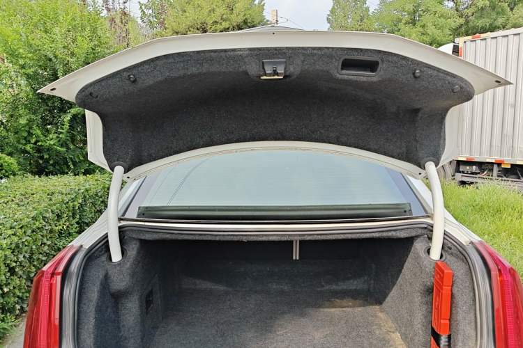 Used Cadillac XTS 2014 28T Comfort Version Trunk
