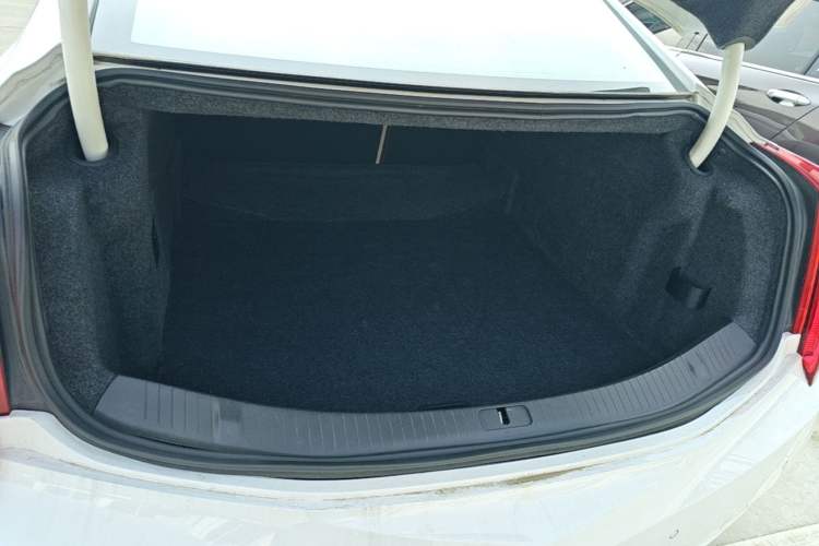 Used Cadillac XTS 2014 28T Comfort Version Trunk