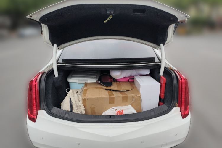 Used Cadillac XTS 2014 28T Luxury Model Trunk