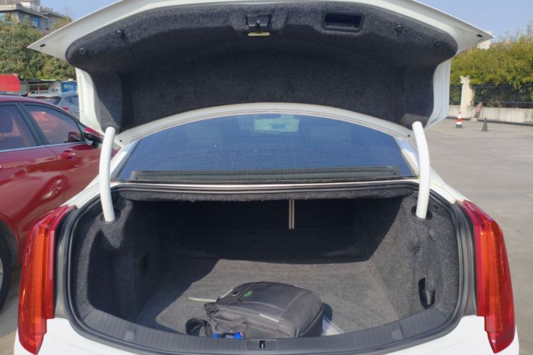 Used Cadillac XTS 2014 28T Luxury Model Trunk