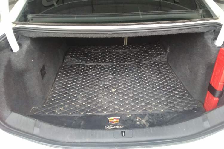 Used Cadillac XTS 2014 28T Comfort Version Trunk