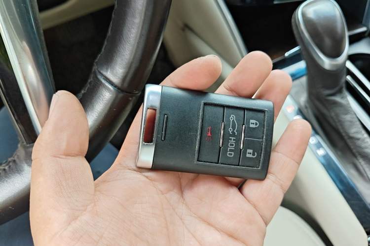 Used Cadillac XTS 2014 28T Comfort Version Vehicle Key