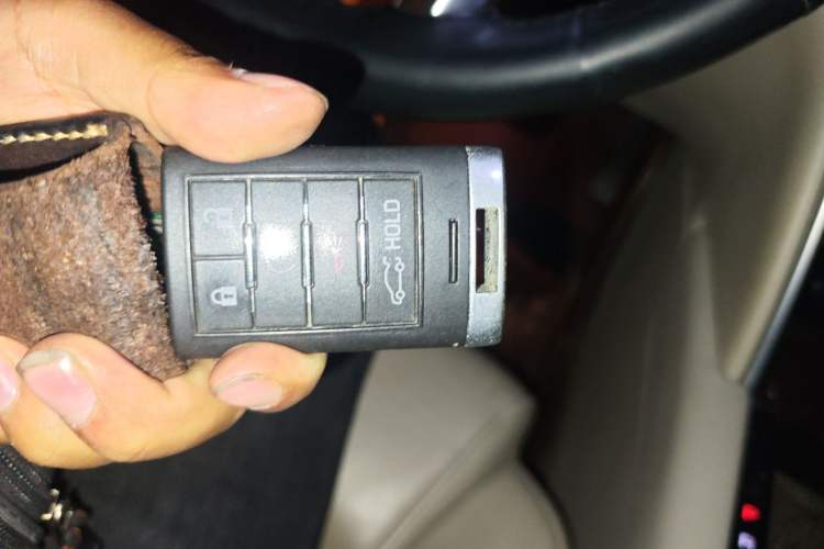 Used Cadillac XTS 2014 28T Elite Edition Vehicle Key